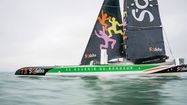GÉANT DES MERS - Le trimaran de Thomas Coville fait escale à Bayonne